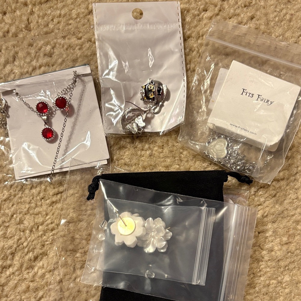 Red Gemstone Necklace and Silver Accessories Set - Picture 1 of 5